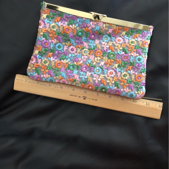 Petite Floral Clutch - Picture 2 of 6